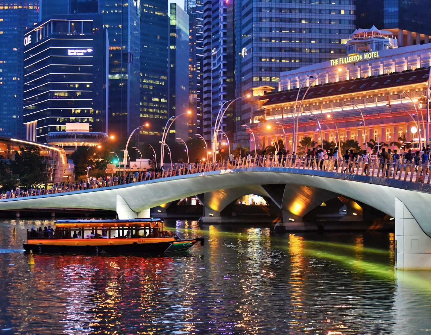 Croisière sur la rivière Singapour lors d'une promenade en bateau-mouche