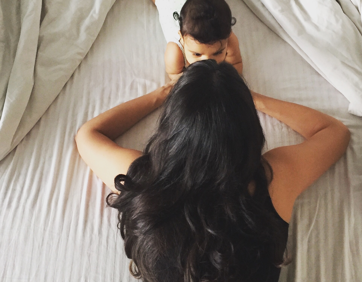 Conseils d'experts : 6 façons de gérer la perte ou la chute des cheveux post-partum à Singapour