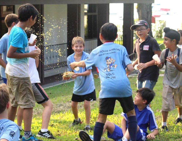 Amusement en plein air avec les enfants : événements de course en famille Hash House Horrors