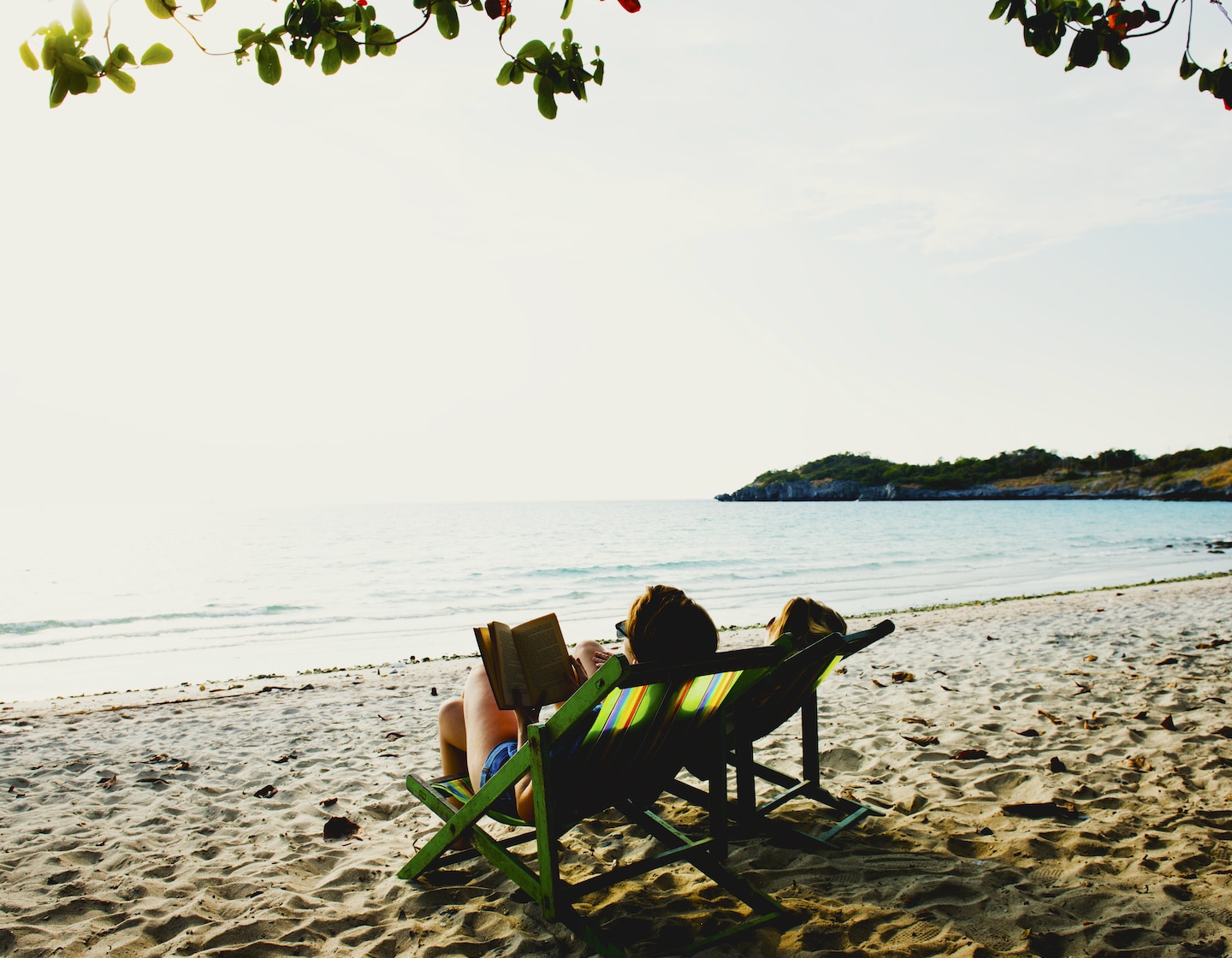 Sassy Book Club : 7 lectures de plage d'été parfaites pour les mamans