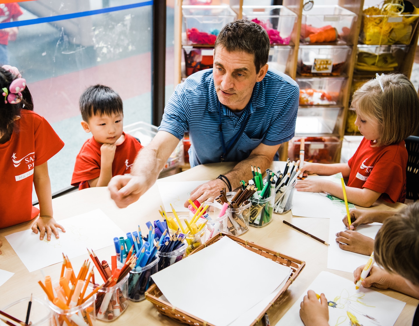 Le programme de visiteurs académiques en résidence à la Singapore American School : des modèles concrets pour même les plus jeunes étudiants