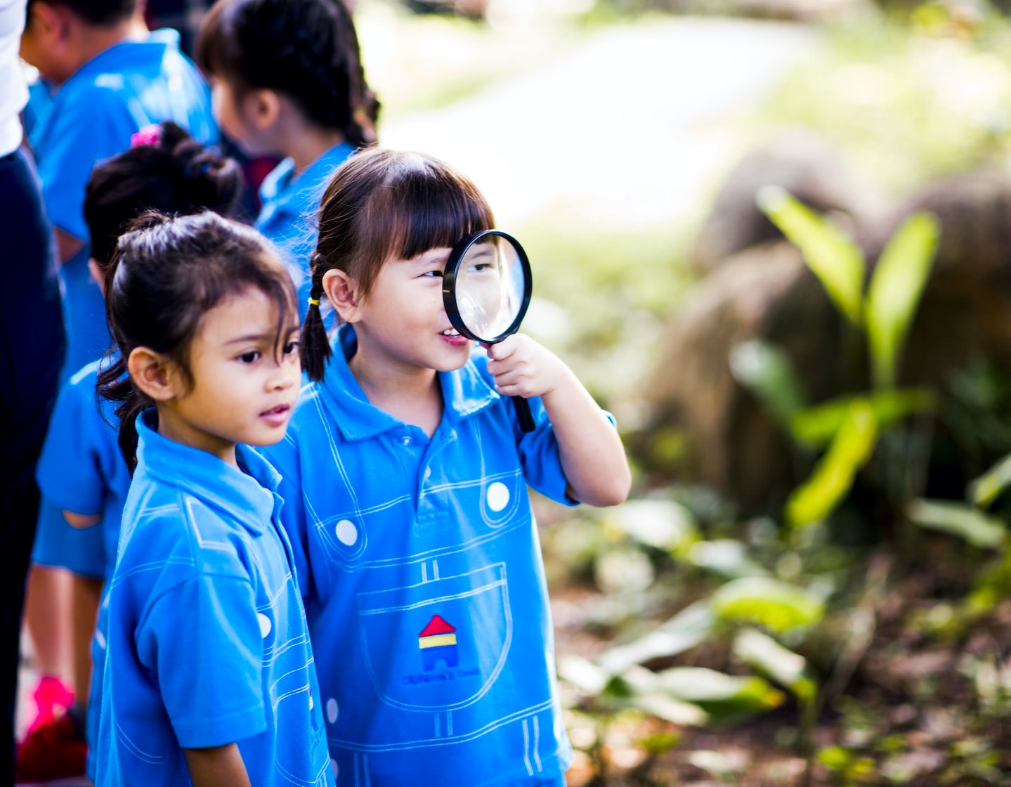 Comment les enfants peuvent bénéficier des espaces extérieurs et du programme primé de l'école maternelle Children's Cove