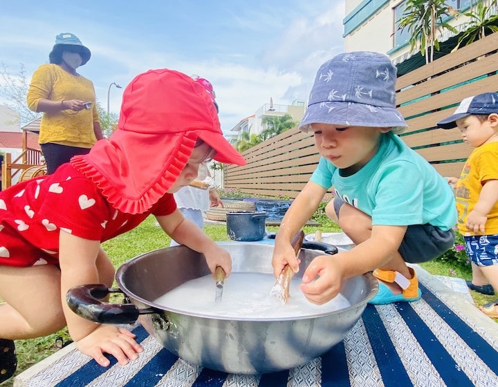 Apprentissage dirigé par les enfants inspiré de Reggio Emilia : l'enfance à son meilleur à la garderie Blue House (300 $ de réduction sur l'inscription !)