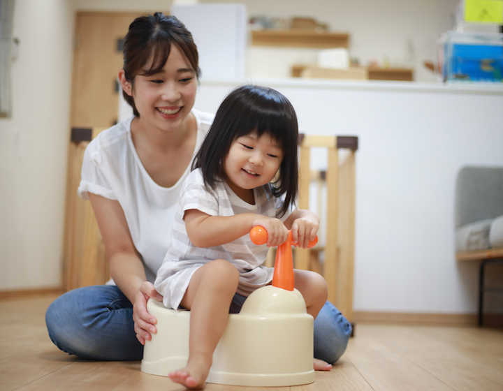 «Je ne m'attendais pas à ce que l'apprentissage de la propreté me rapproche de mes filles.» Maman partage des escapades en échangeant des couches contre des pantalons