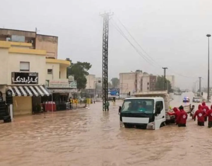 Comment parler aux enfants de nouvelles effrayantes : tremblement de terre au Maroc et inondations en Libye (et comment faire un don)