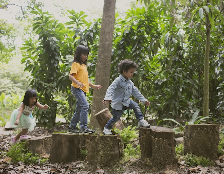 Développez l'intérêt de votre enfant pour les mathématiques avec le programme de vacances mathématiques aventure en plein air d'Alpha to Omega