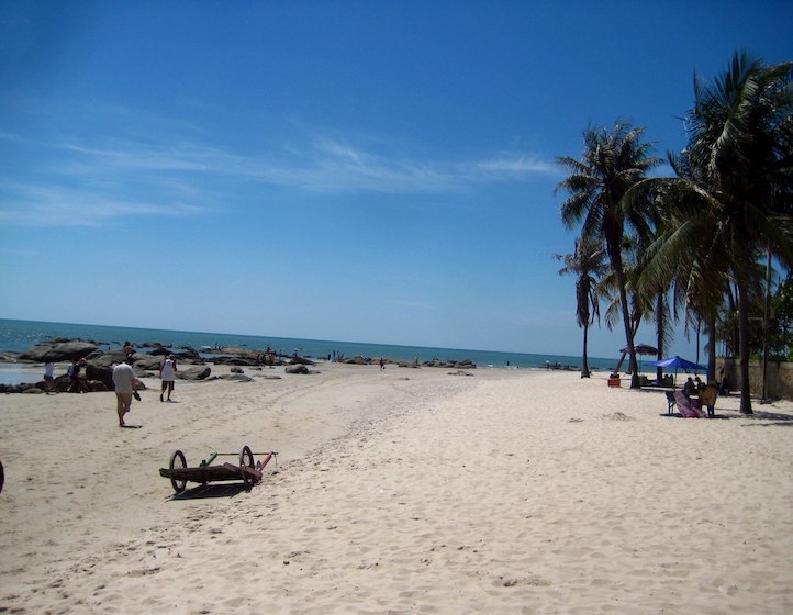 Guide de voyage adapté aux enfants à Hua Hin : plages, marché nocturne, complexes hôteliers et plus !