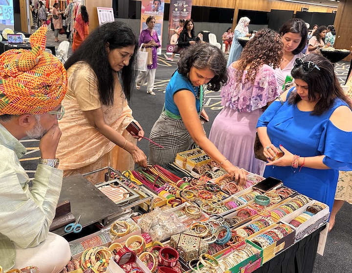 Achetez pour soutenir les femmes locales dans le bazar le plus heureux de la ville ! (+ Gagnez des prix d'une valeur allant jusqu'à 500 $ !)