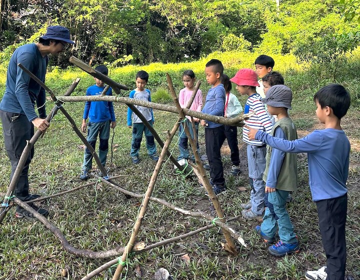 Superbes programmes scolaires de jeux en plein air et de forêt à Singapour