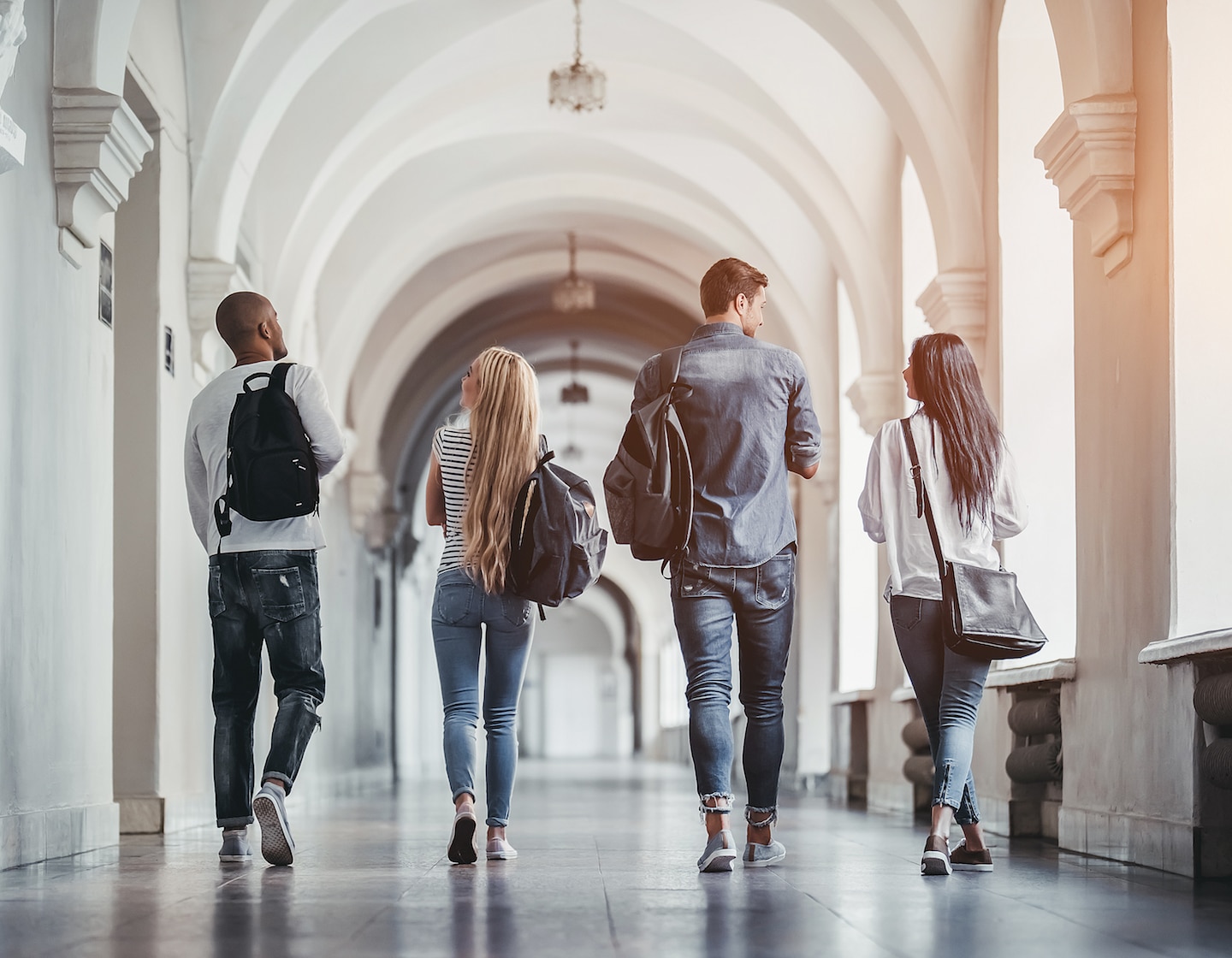 Épargner pour l'université : les 5 erreurs que font les parents lorsqu'ils tentent de financer les études de leurs enfants