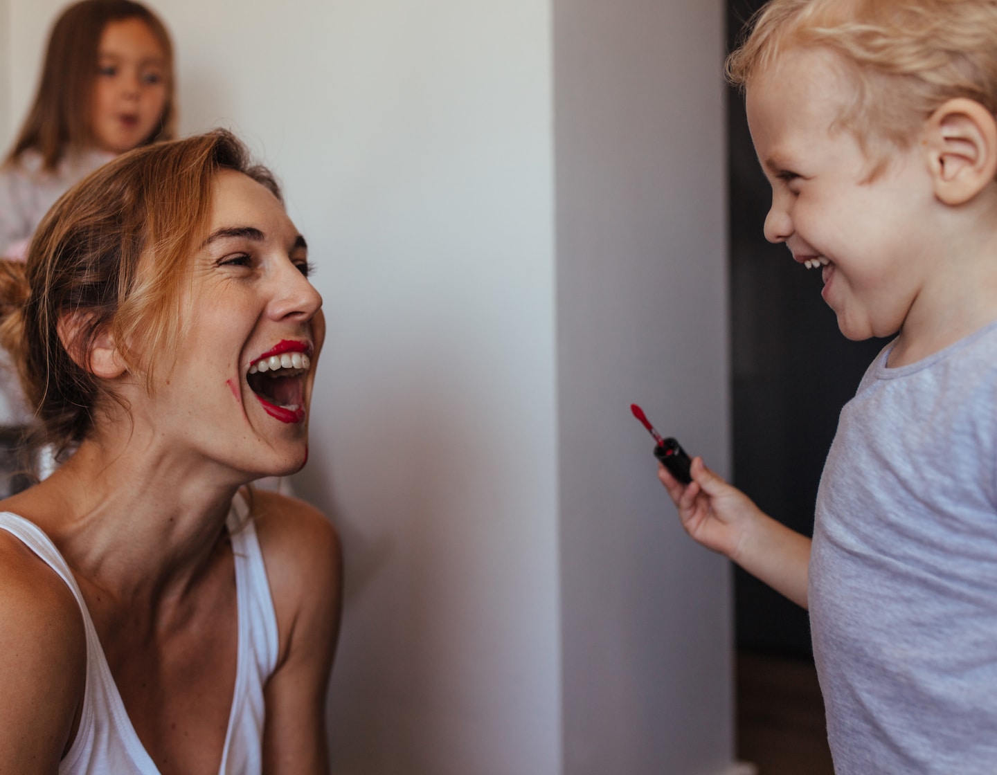 6 sauveurs de maquillage d'été pour les mamans occupées