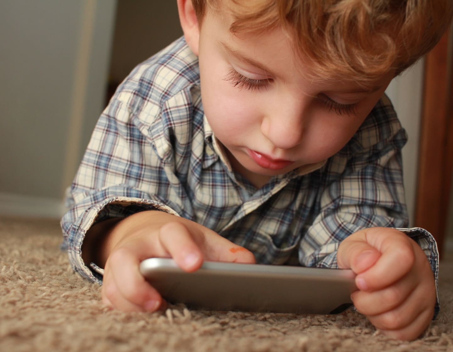 Comment prendre soin de la santé des écrans et de l'utilisation des médias sociaux par les jeunes enfants