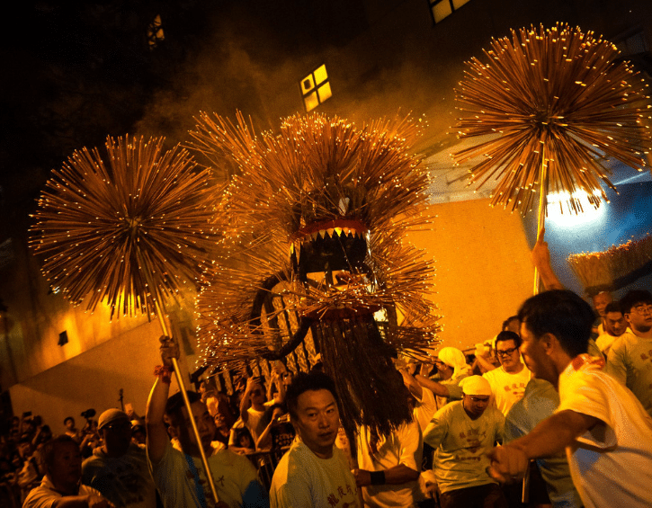 La danse du dragon de feu Tai Hang revient !