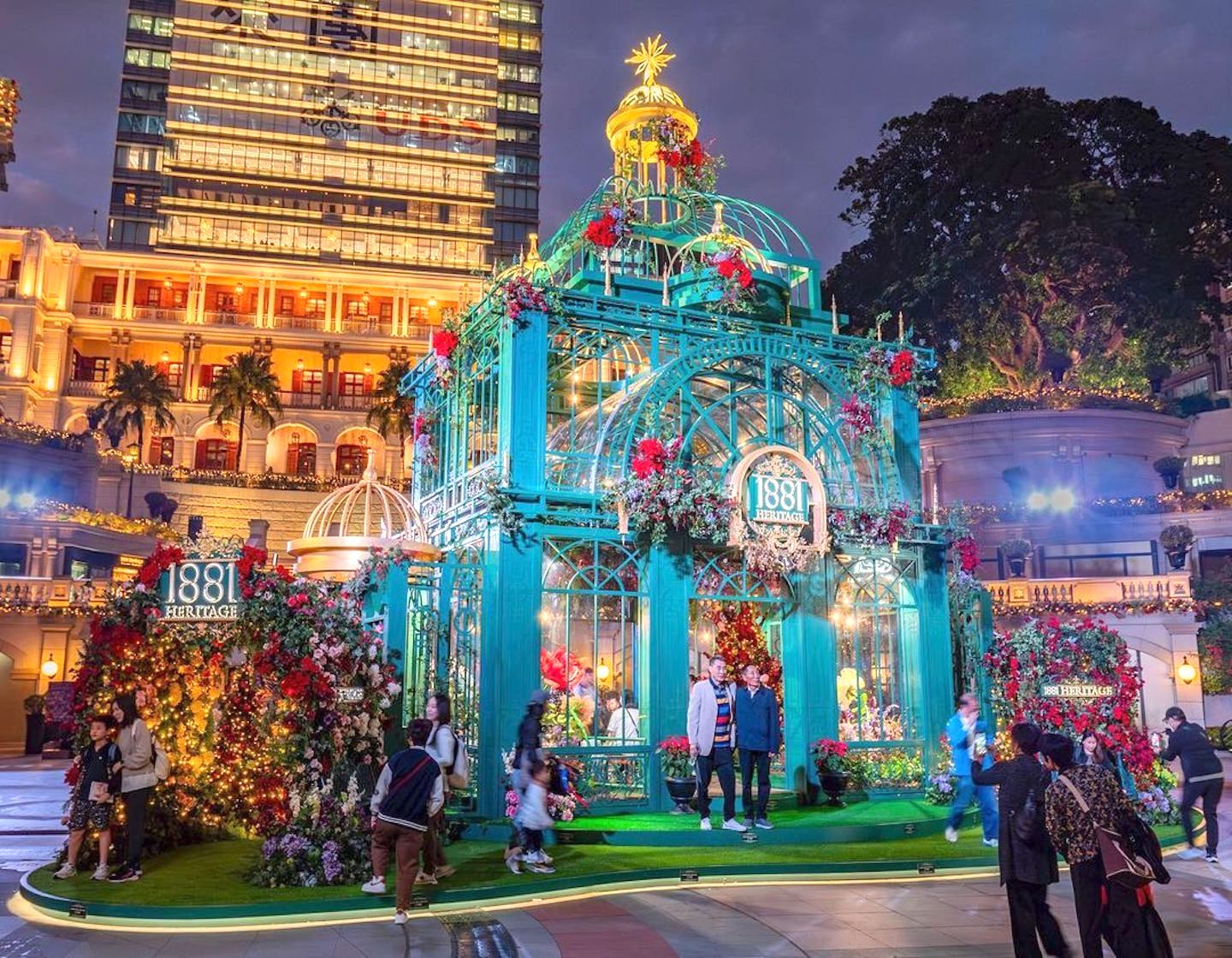 Décorations de Noël, lumières de Noël et expositions festives à Hong Kong 2023