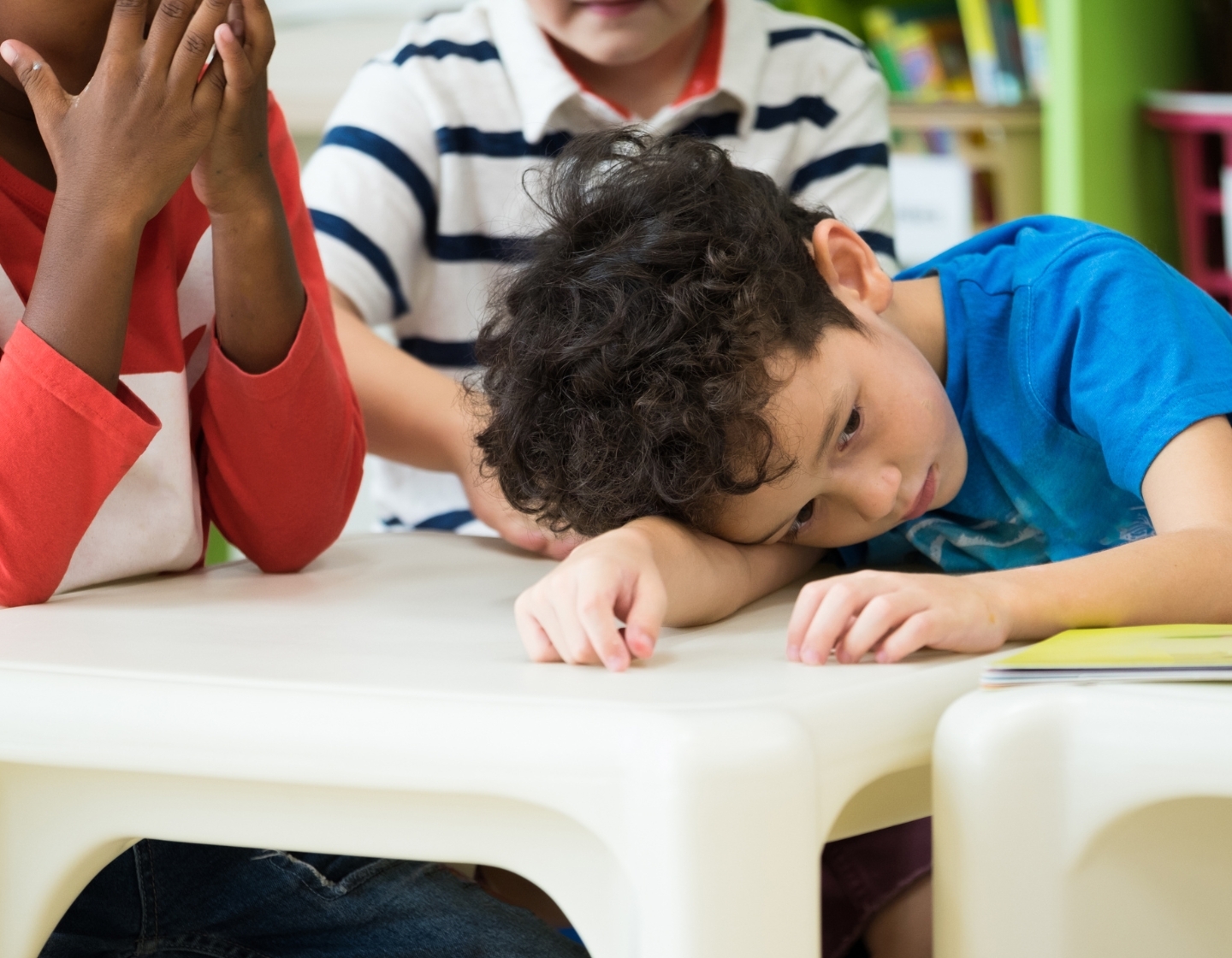 Recherche d'aide pour le mutisme sélectif chez les enfants