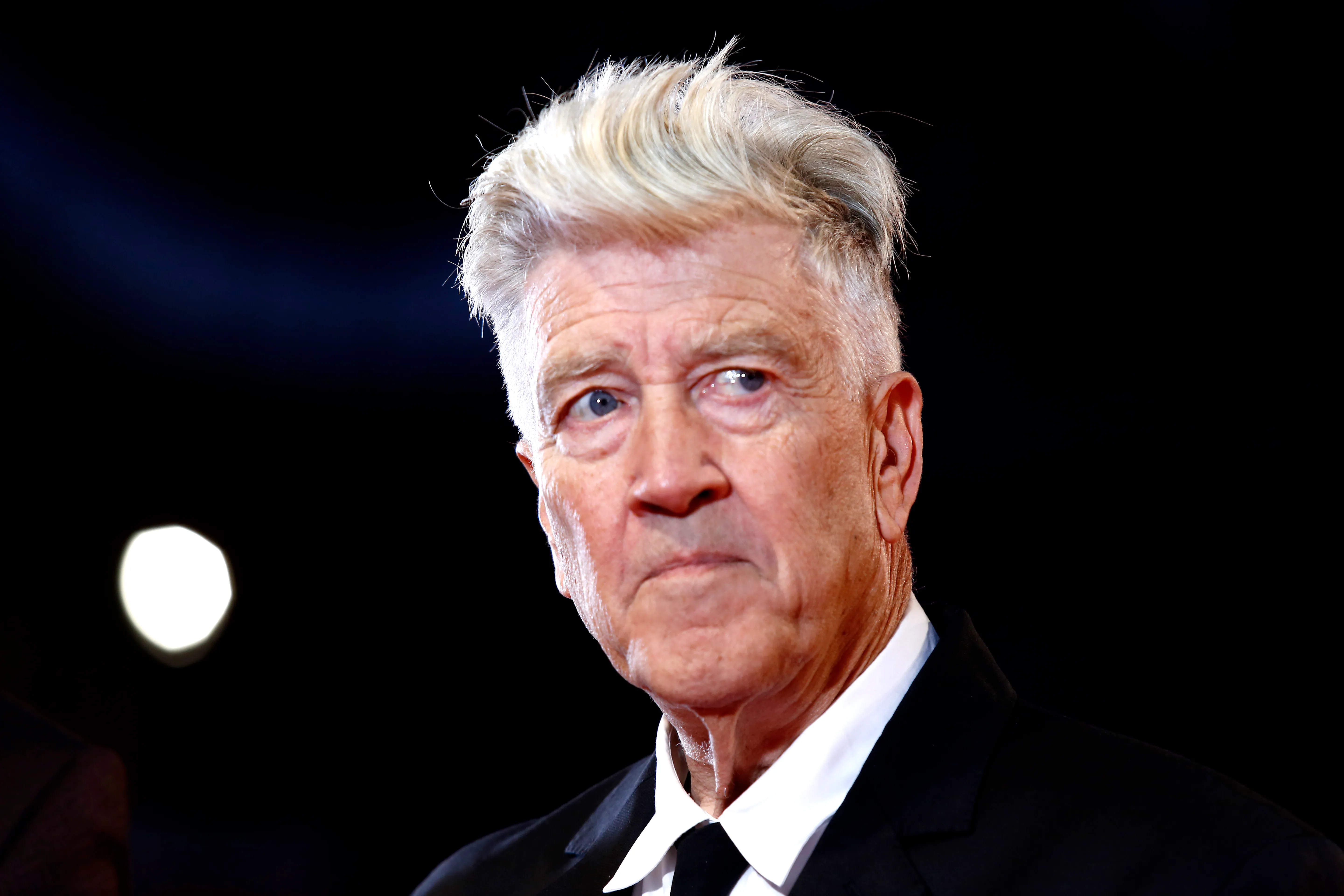 La vie et la mort du cinéaste David Lynch : « J'aime les choses qui mènent à des endroits cachés et mystérieux »