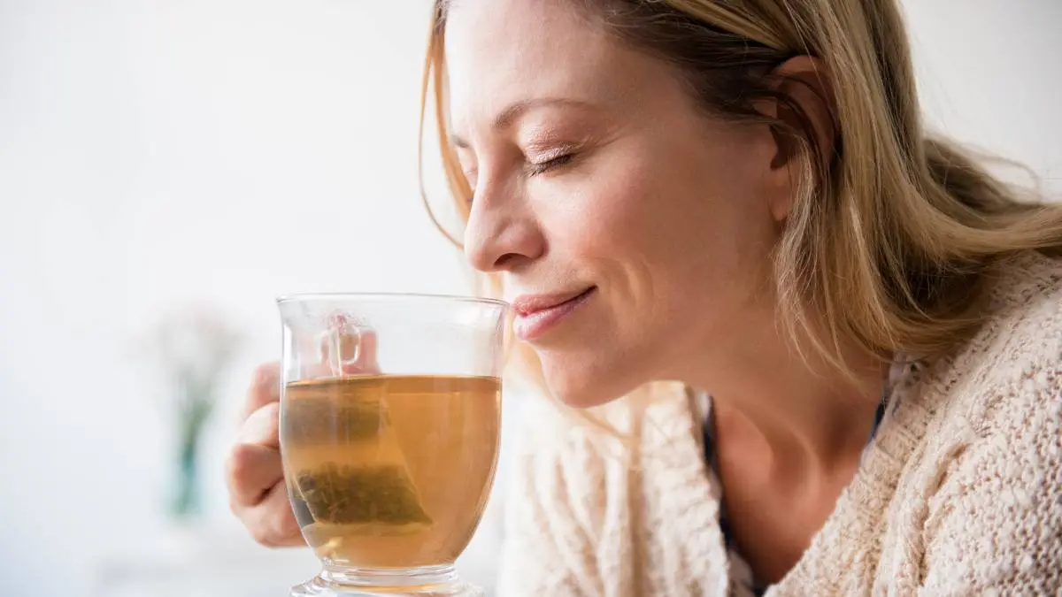 Boire du thé tous les jours peut ralentir le vieillissement : une étude révèle que 3 tasses par jour sont la meilleure solution