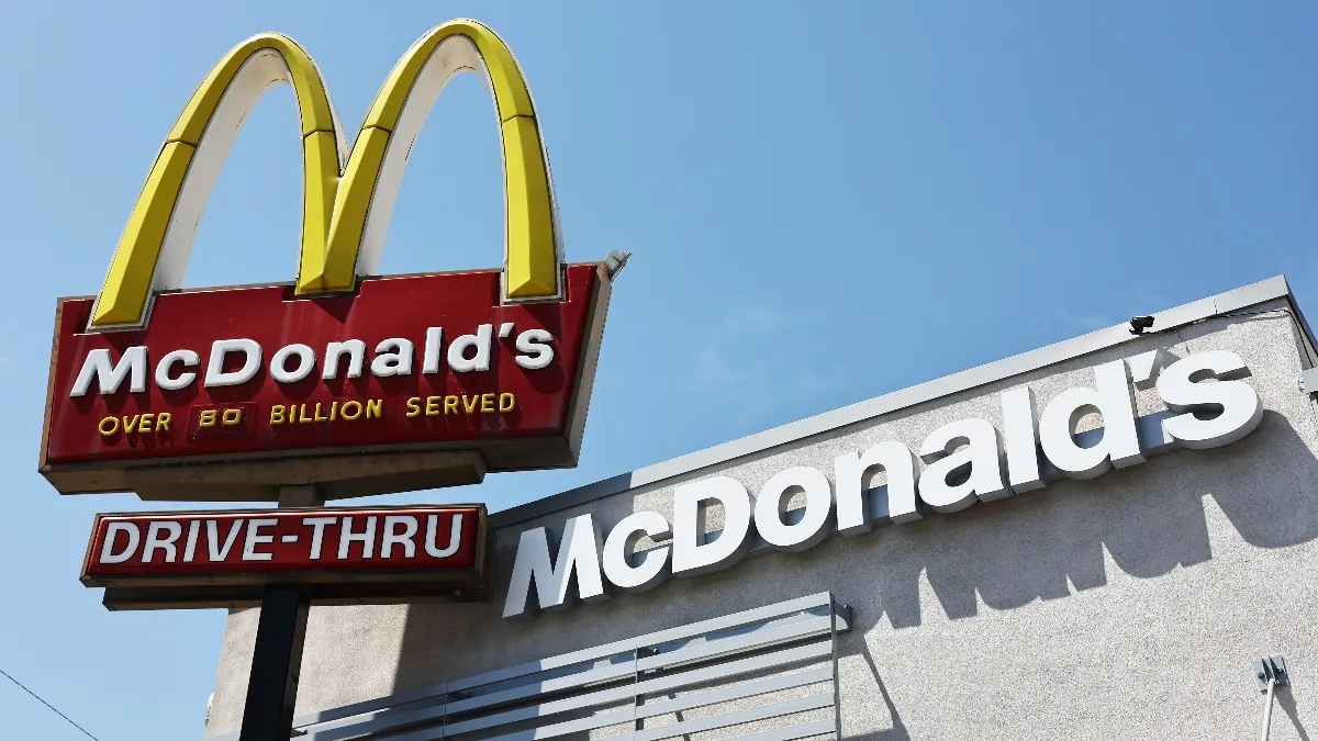 La tarte aux fraises et à la crème de McDonald's est de retour : découvrez où vous pouvez déguster cette friandise sucrée !