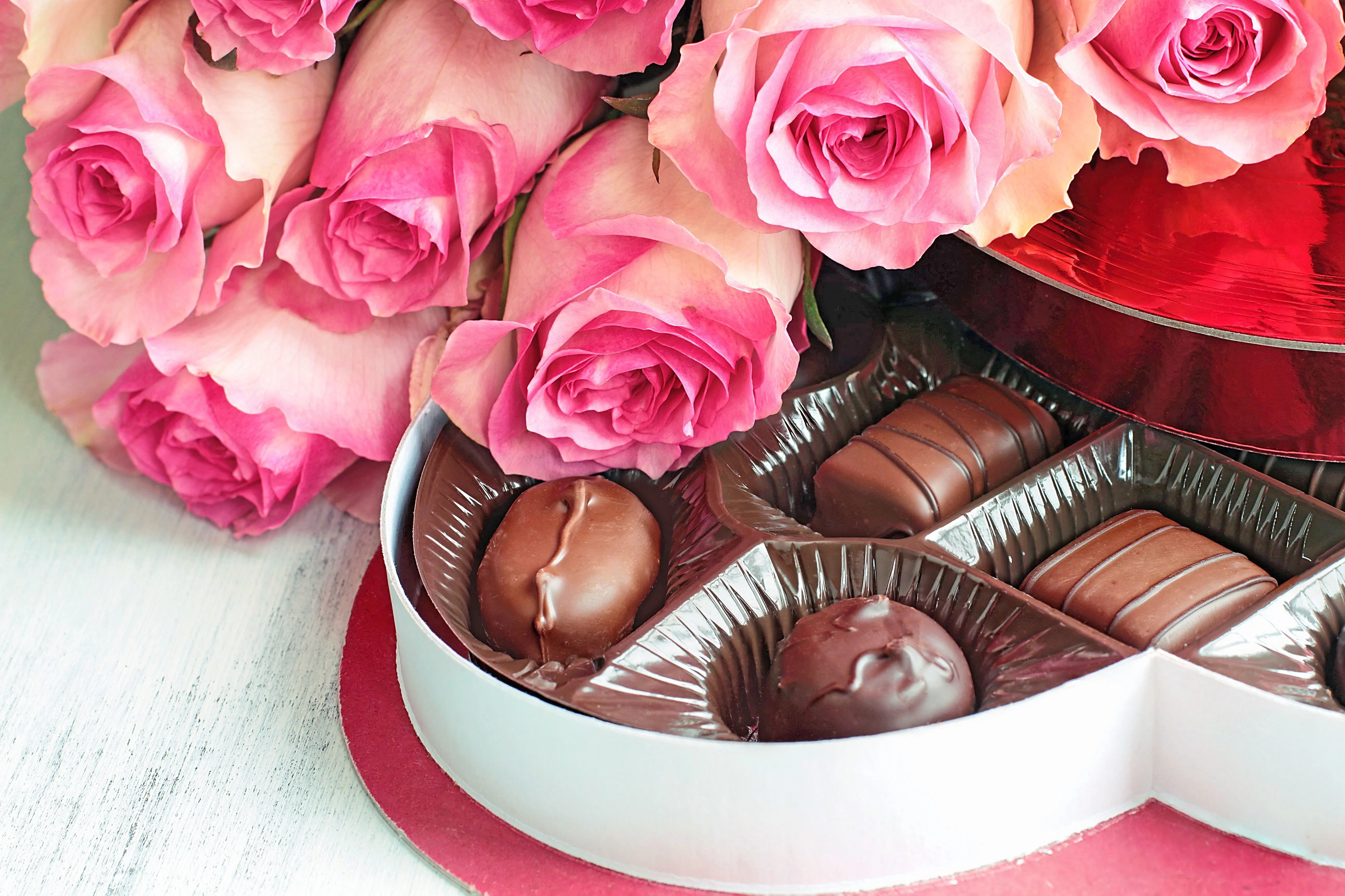 Ventes de la Saint-Valentin: Remises sur les bijoux, les fleurs et plus et plus où magasiner!