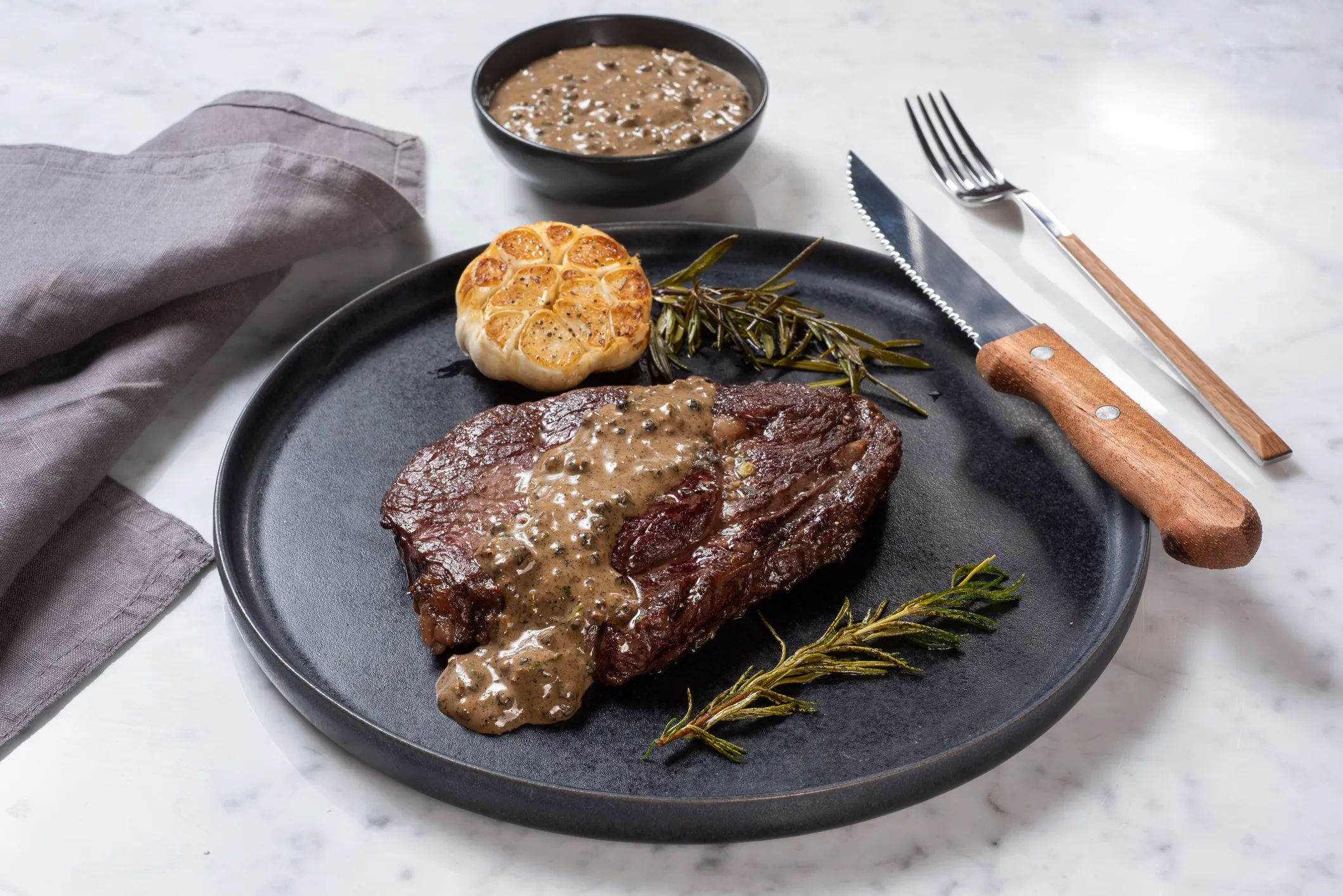 Steak Diane est le plat de confort rétro qui mérite un retour 