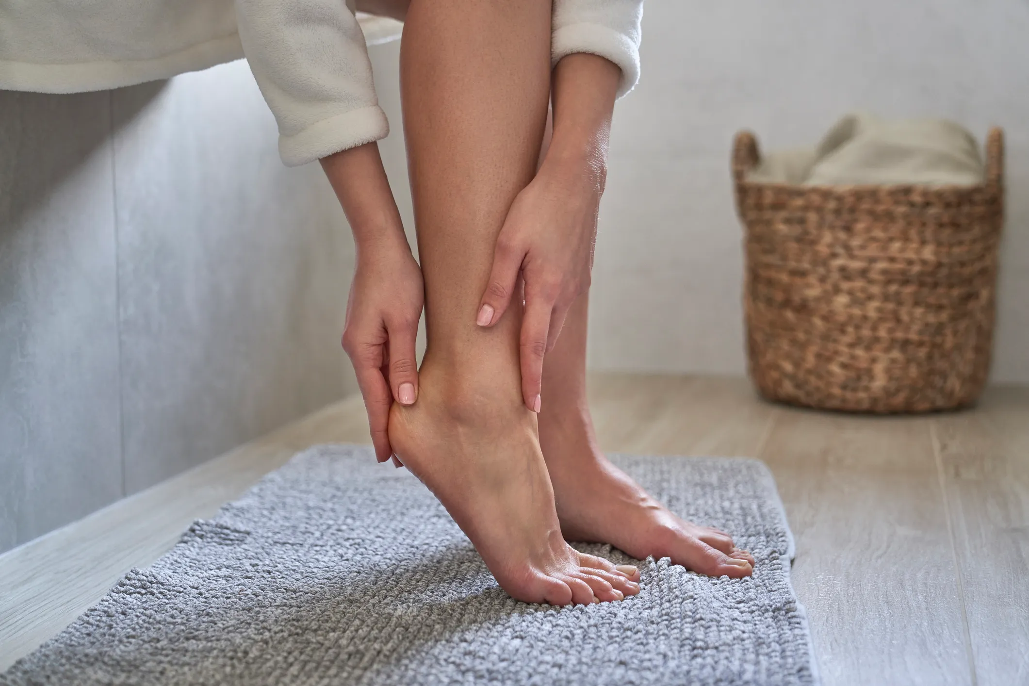 Dites au revoir à la douleur au talon! Ces remèdes maison vous aident à marcher confortablement