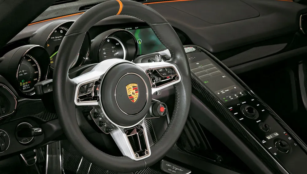 Voiture de l'année 2015 selon Robb Report : Porsche 918 Spyder