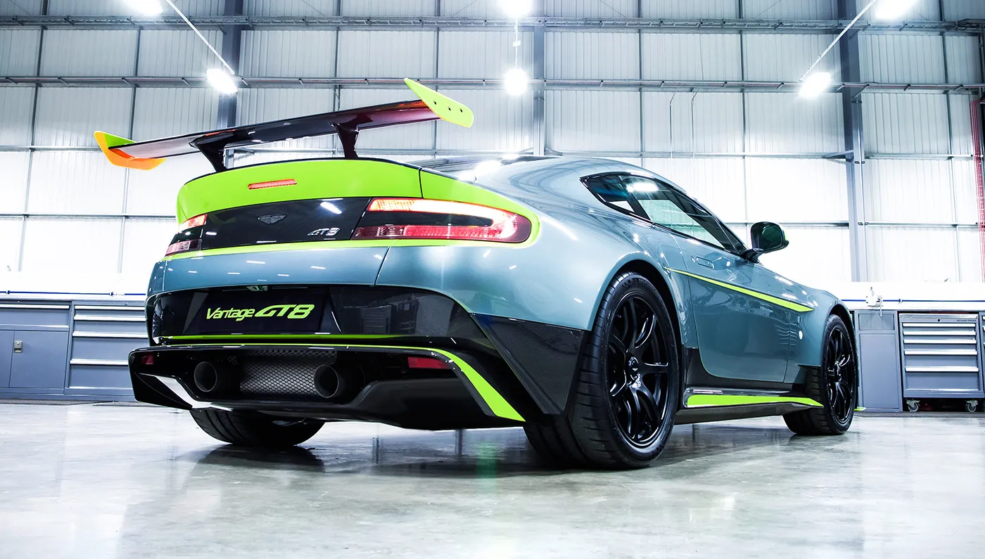 Aston Martin Vantage GT8