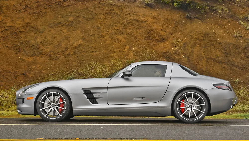 Mercedes-Benz SLS-AMG