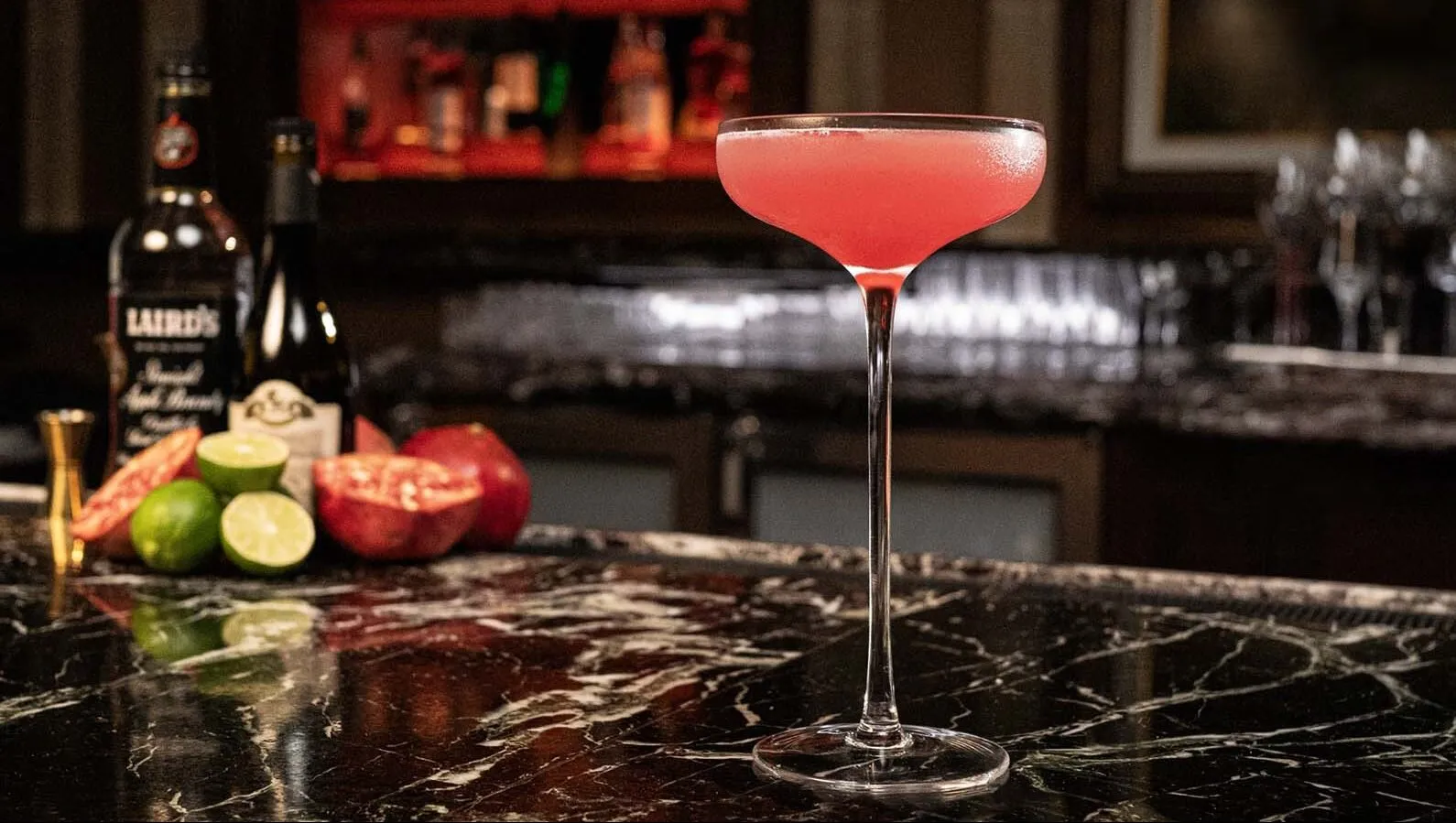 Comment préparer un Jack Rose, le cocktail classique amélioré avec une astuce simple