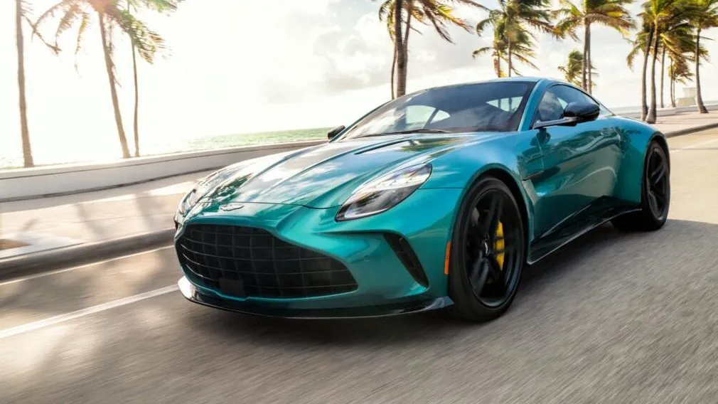 Rencontrez l'Aston Martin Vantage, Robb Report's 2025 Car of the Year Runner-Up