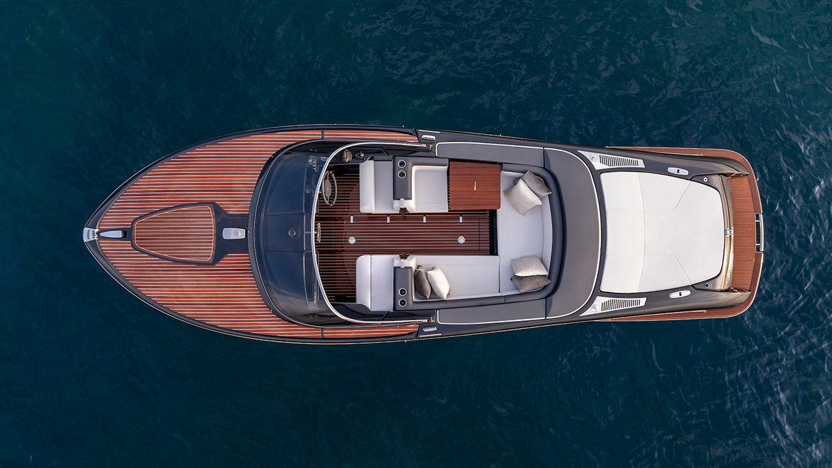 Le nouveau Runabout de 27 pieds de Riva donne à son modèle Iseo un rafraîchissement