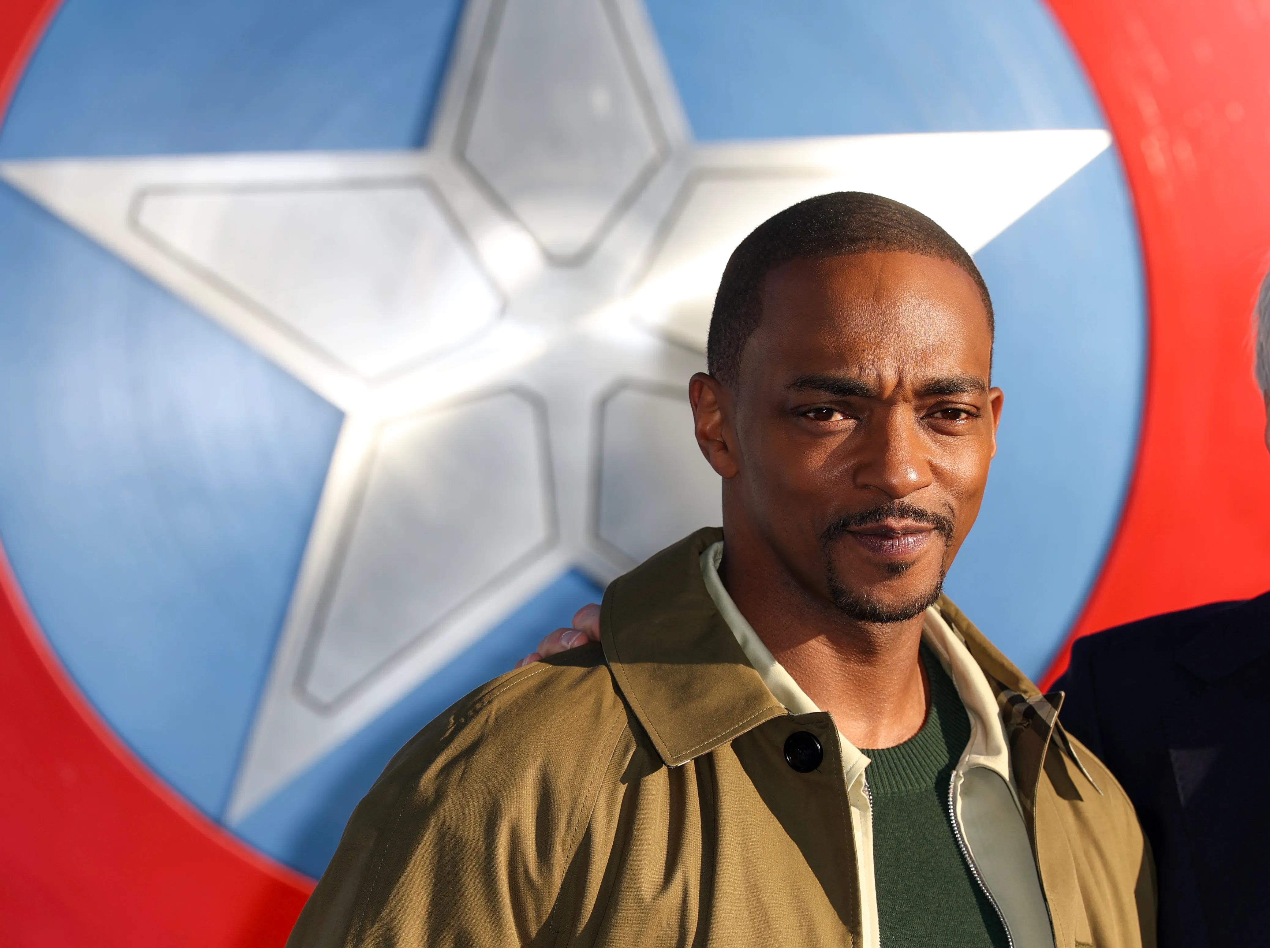 Anthony Mackie sur «Captain America: Brave New World» et la paternité: «C'est très différent»