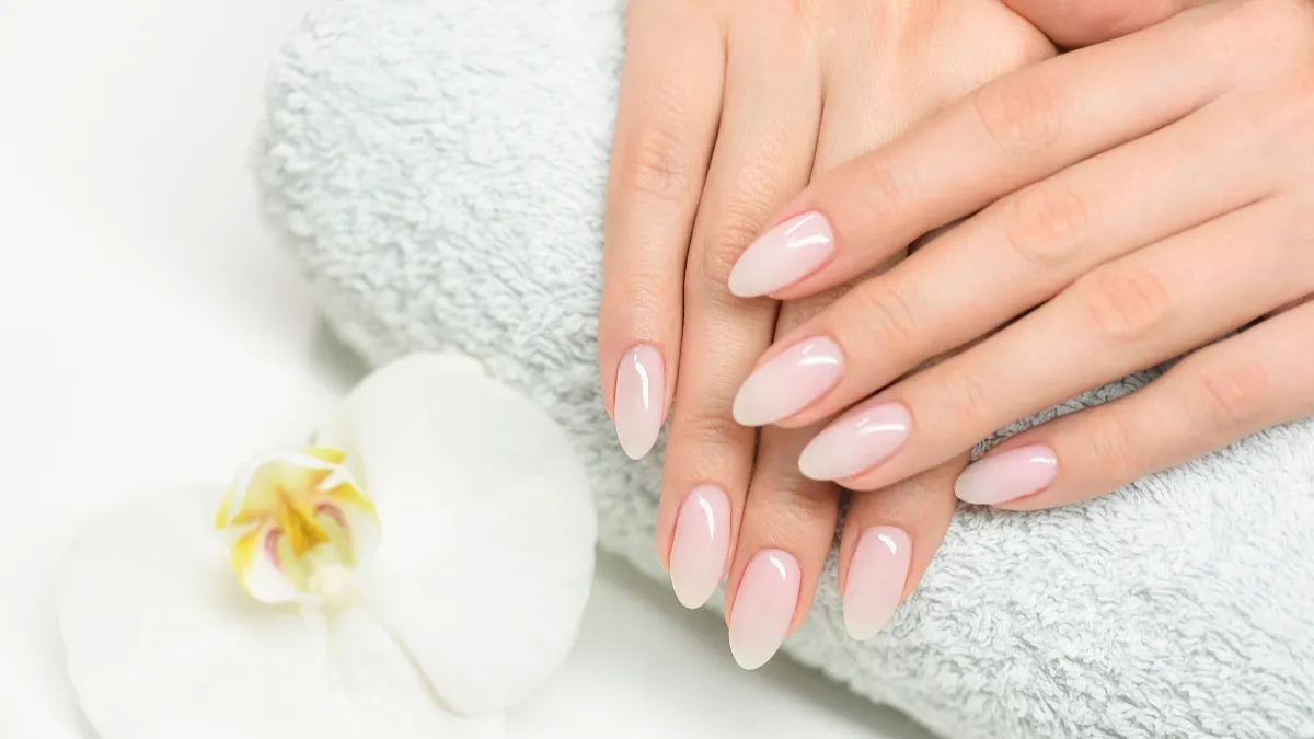 Un guide 101 sur le gel de générateur pour les ongles 