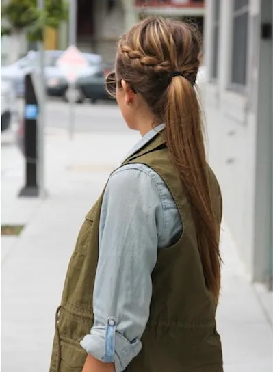 Queue de cheval avec tresse : 2 façons